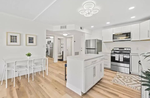 Columbiad Plaza Condo | Walk to the beach+pool+bright+ dedicated workspace