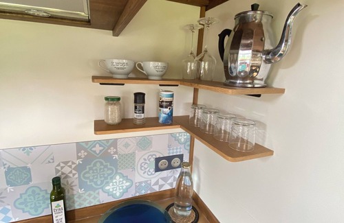 Landeda Apartment | Walk to the beach for ker Ael's Tiny house
