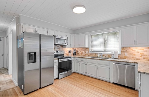Heritage Woods House | Walk to the beach! SEA PINES 4 BED + LOFT - Private pool