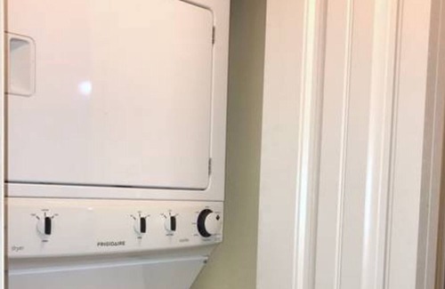 Morena House | Walk to USD | Spacious House for 6 PPL w/ Parking