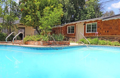 Claremont House | Walk to Village & 5C's & Trader Joe's/Private Pool