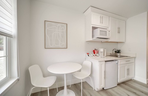 Soap Lake Apartment | Walk to Water: Soap Lake Studio w/Patio!