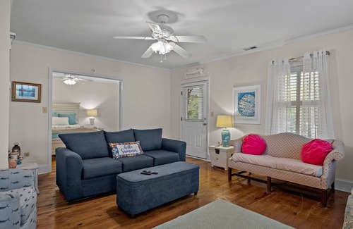 Morehead City Cottage | Walk to waterfront and the heart of downtown Morehead