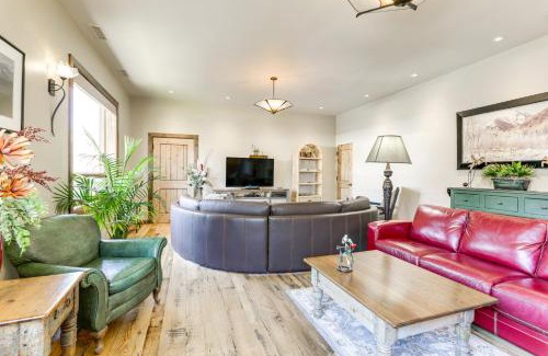 Carbondale Apartment | Walkable Apt in Carbondale Luxury Artists Loft