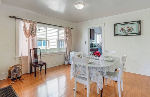 Dimond House | Walkable East Bay Home - 2 Mi to BART Station
