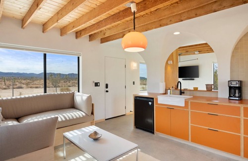 Yucca Valley House | ☾✩☽ Walker Ranch - Cozy and Romantic Cabin with Fire Pit ☾✩☽