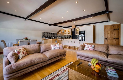 Bowness-on-Windermere House | Walkers - Luxury Boat House On The Shore Of Lake Windermere Near to Bowness