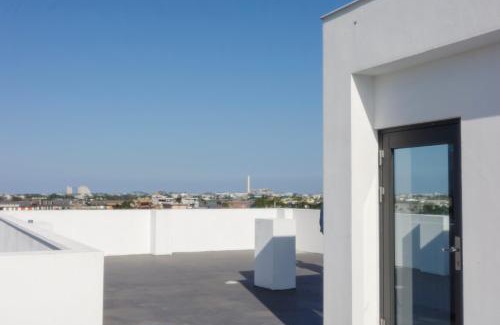 Dongshan Villa | Walking along the field