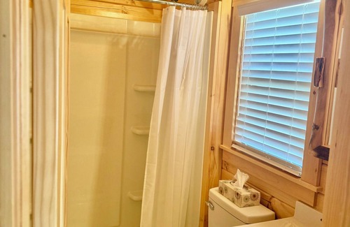 Marion Apartment | Walking Distance to Lake James: Private Resort Amenities