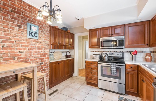 West Plaza House | Walking distance to Country Club Plaza Entertainment District