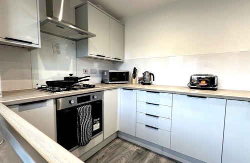 Stockton-on-Tees House | Wallis House by Blue Skies Stays