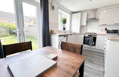 Stockton-on-Tees House | Wallis House by Blue Skies Stays