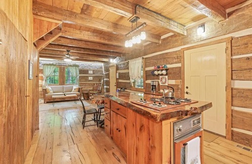 Glenford Cabin | Walnut Lodge Cabin-Private Oasis on 16 acres