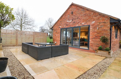 Abbots Bromley Cottage | WALNUT VIEW, pet friendly, with a garden in Abbots Bromley