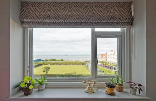 Cliftonville Apartment | Walpole Bay Sea Views