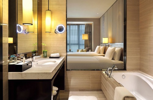 Wenfeng District Hotel | Wanda Realm Anyang