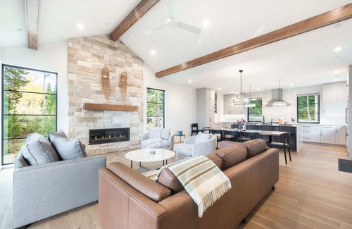 Rendezvous House | Wanderlust Summary: E