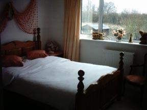 Hayling Island Bed & Breakfast | Waratah Lodge