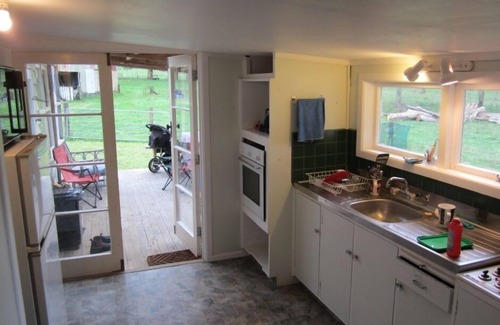 Hamurana Other | Warm calm peaceful Farmstay Rotorua with Wi-Fi (but kids don't need to know!)