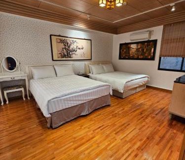 Taitung City Centre House | Warm House B&B