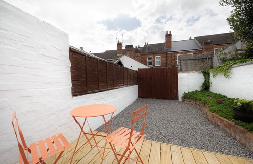 Lincoln House | Warm & Inviting Home | Lincoln Hospital | Sleeps 5