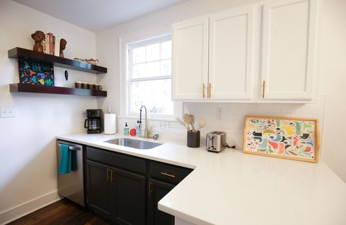 North Charleston House | Warm, inviting mid-century gem near Park Circle