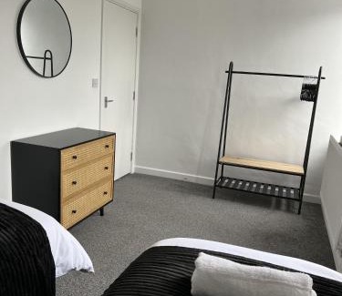 Watford House | Warner Brothers Apartment