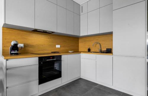 Warsaw Apartment | Warsaw Bemowo - Parking, Balcony & Workspace - by Rentujemy