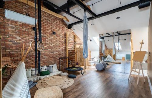 Konstancin-Jeziorna Apartment | Warsaw Concierge Konstancin Garden Sauna Yoga