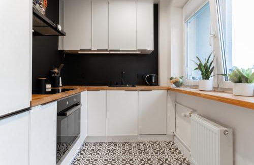 Praga Poludnie Apartment | Warsaw Concierge Kinowa Gardens
