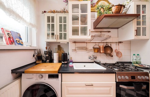 Muranow Apartment | Warsaw Downtown Colourful Apartment