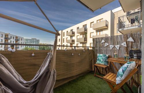 Powazki Apartment | Warsaw Wola Apartment - Parking, Balcony, Workdesk - by Rentujemy