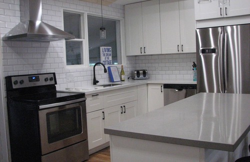 Wasaga Beach Cottage | Wasaga Beach cottage on the river
