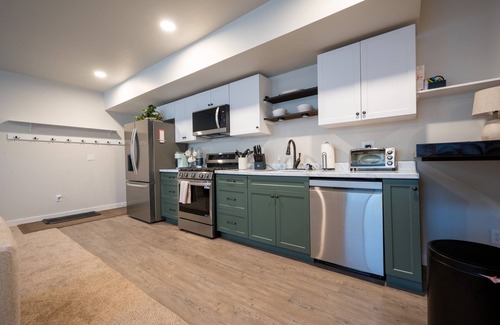 Mountain Green House | Wasatch Peak Chateau R3a| Snowbasin Skiing |Unit B
