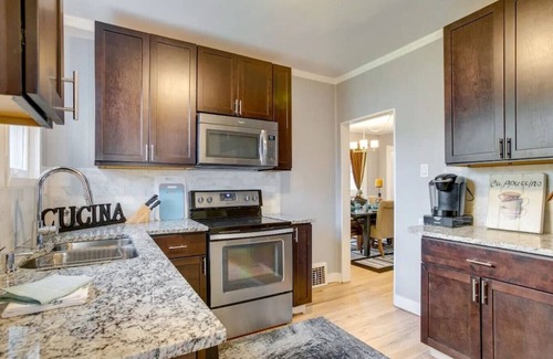 Washington Park West House | Wash Park I Platt Park I Sleeps 15 I Light rail