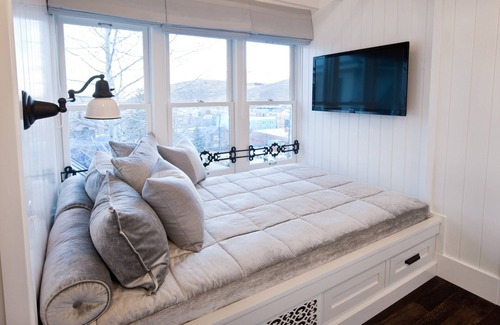 Downtown Park City Hotel | Washington School House