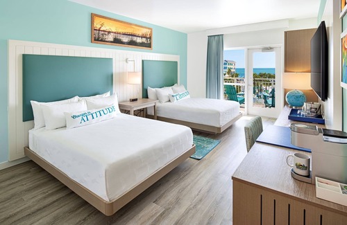 Fort Myers Beach Resort | Watch the Waves in 4 Oceanfront Rooms with Balcony, Pool & Spa Amenities