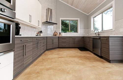 Juan de Fuca Electoral Area House | Water Front Home with Private Dock and Hot tub