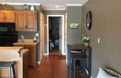 Osage Beach Condo | Water Front*No Steps Entry*1 Bed/1Bath Condo*Sleeps 4*Boat Slip Available