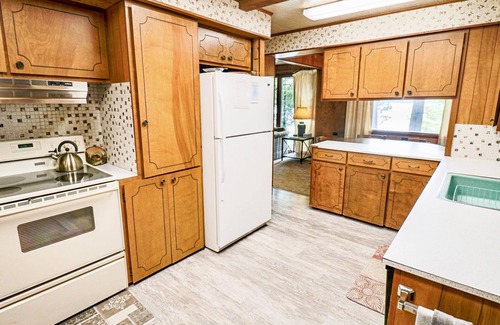 Empire Cottage | Water Front on Little Glen Lake