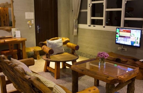 Donggang Bed & Breakfast | Water Reflections At Ease