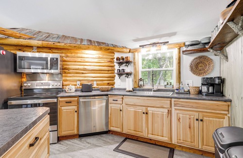 Butternut Cabin | Water's Edge Retreat on Butternut Lake!