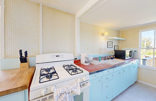 Chilmark House | Water-view home in great location with spacious backyard, grill, kayaks, dogs OK