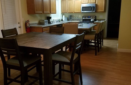 Bay View House | Water View Property Ideal For Hunting/Fishing Groups Or Large Families