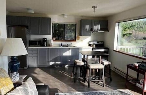 Olga House | WATER VIEWS! WOOD BURNING STOVE! PRIVATE!