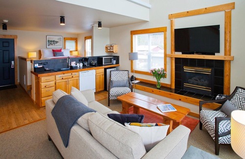 Langley Condo | Waterfront 2 bedroom condo - private deck offering spectacular views