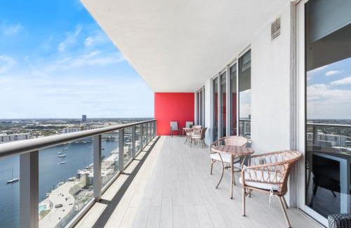 Hallandale Beach Apartment | Waterfront 2 BR Luxury Apartment with Ocean views in Beachfront Resort