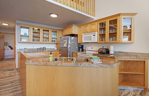 Fish Haven Cabin | Waterfront cabin w/kayaks, gas fireplace, & more