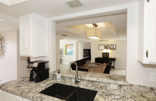 South Scottsdale House | Waterfront - Camelback Mountain Views, Golf Course views, Pet Friendly, Family Friendly.