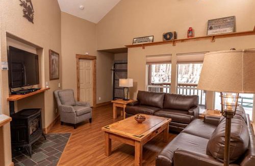 Salida House | Waterfront Camping Cabin near the Great Sand Dunes in Colorado
